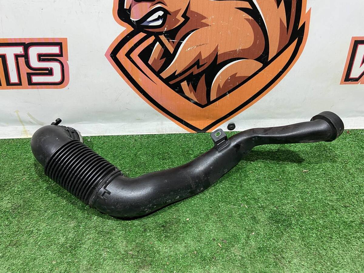 LR036466 Right pipe, Air filter - to turbocharger Range Rover Sport L494 (2014-2022) Used
